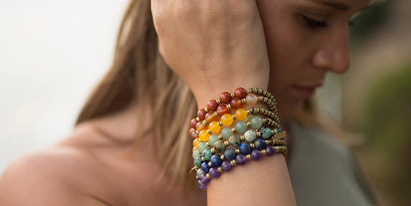 Why Do Spiritual People Wear Crystal Bracelets? Meaning, Benefits, Mindfulness, and Modern Rituals